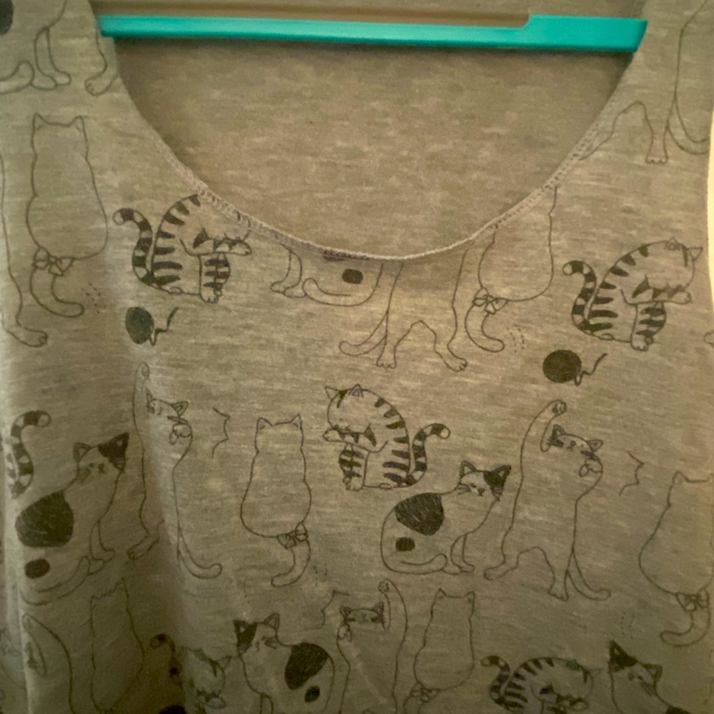 Quirky gray cat print tank top